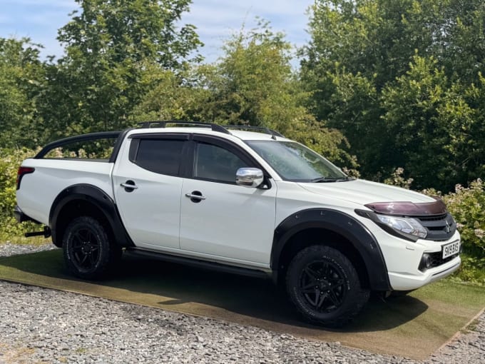 2025 Mitsubishi L200