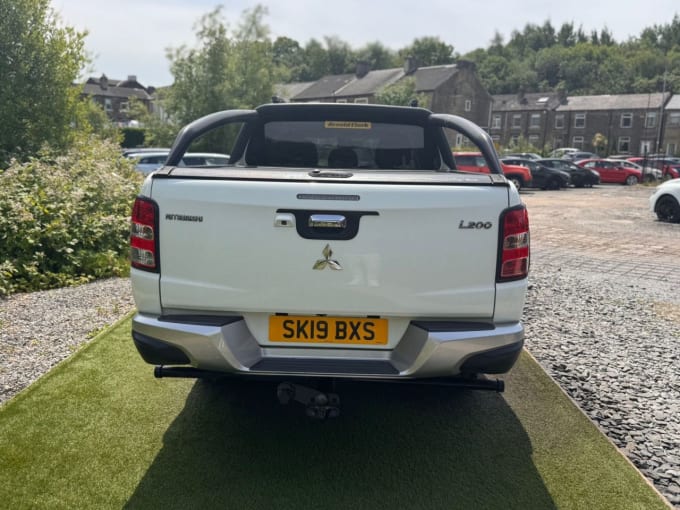2025 Mitsubishi L200