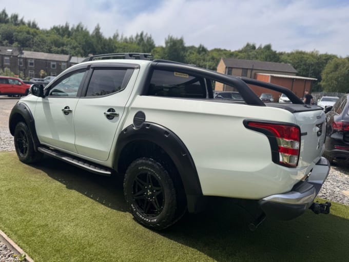 2025 Mitsubishi L200