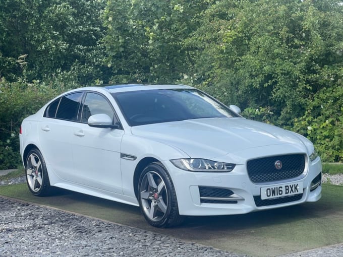 2025 Jaguar Xe