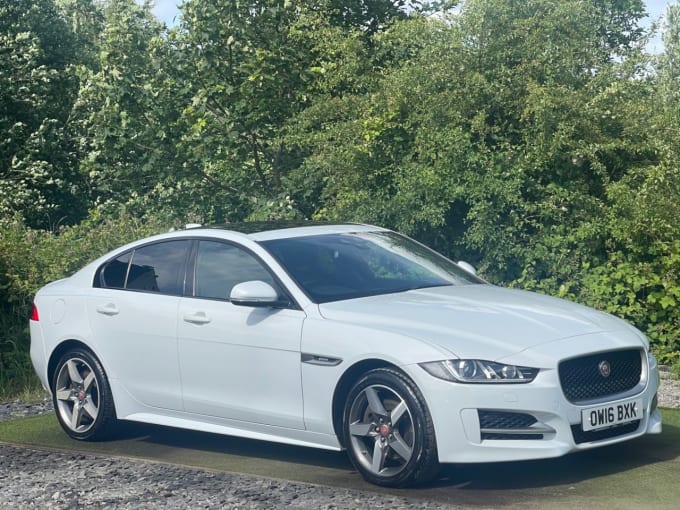 2025 Jaguar Xe