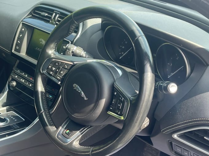 2025 Jaguar Xe
