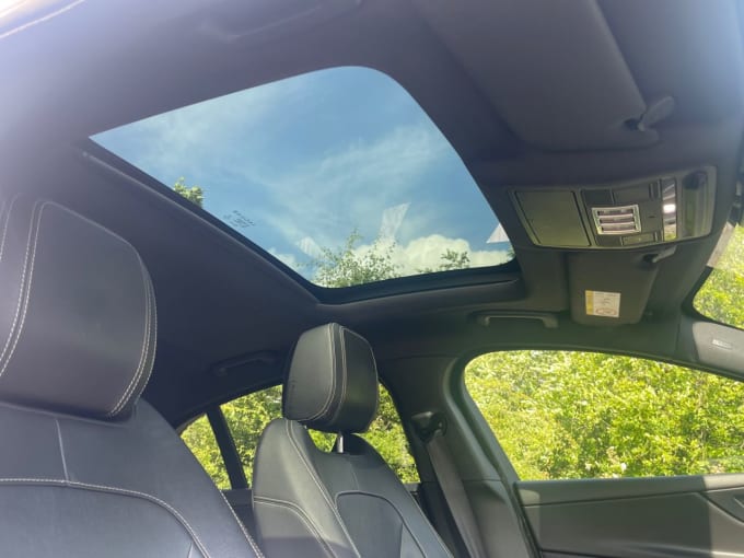 2025 Jaguar Xe