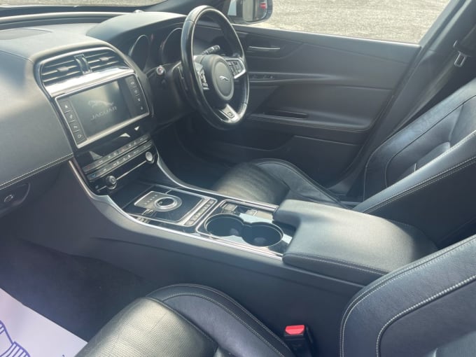 2025 Jaguar Xe