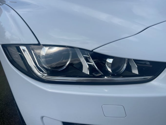 2025 Jaguar Xe