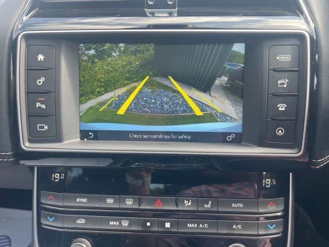 2025 Jaguar Xe