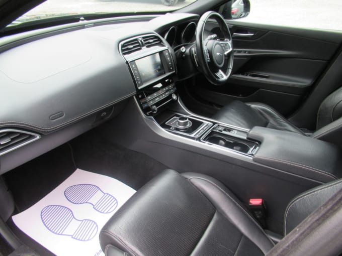 2025 Jaguar Xe