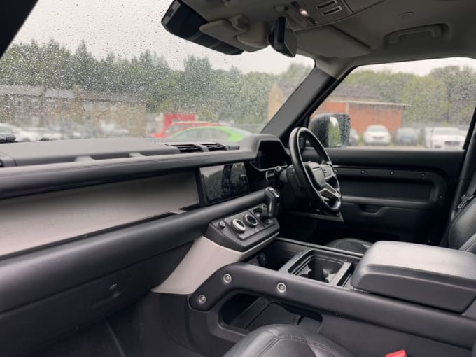 2025 Land Rover Defender
