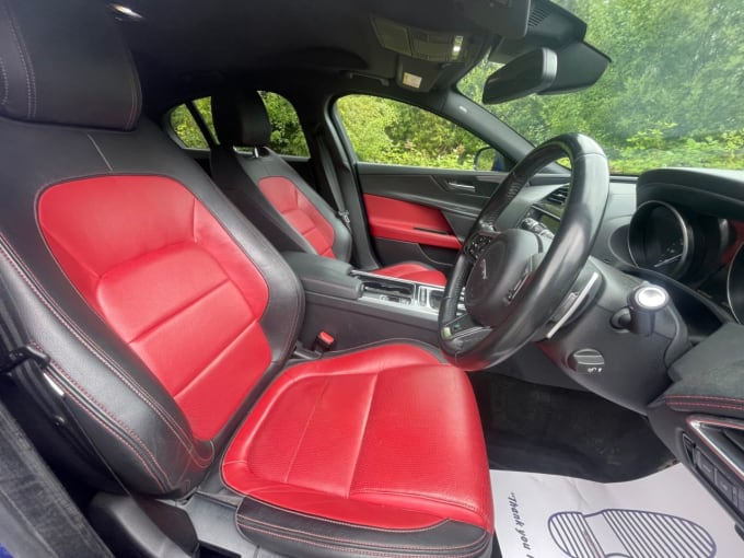 2025 Jaguar Xe