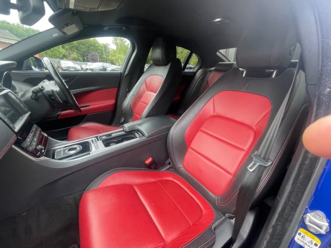 2025 Jaguar Xe