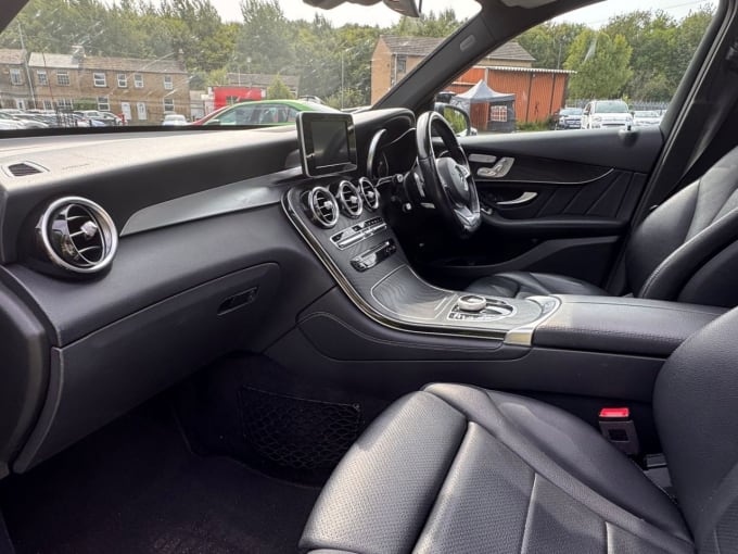 2025 Mercedes-benz Glc