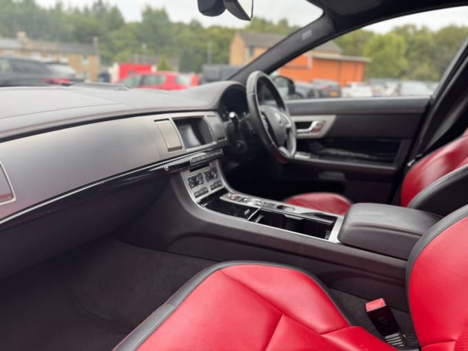 2025 Jaguar Xf