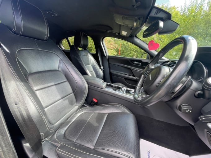2025 Jaguar Xe