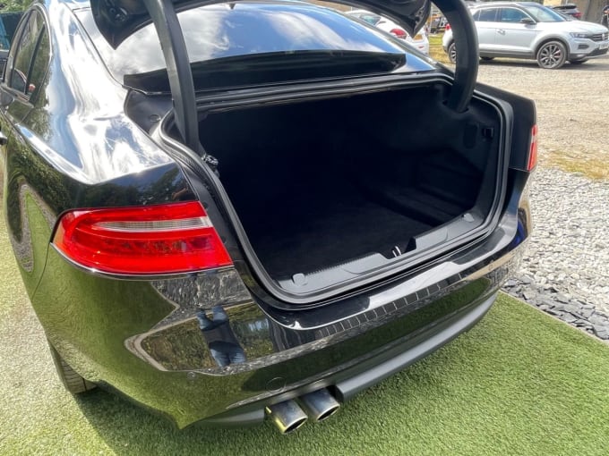 2025 Jaguar Xe
