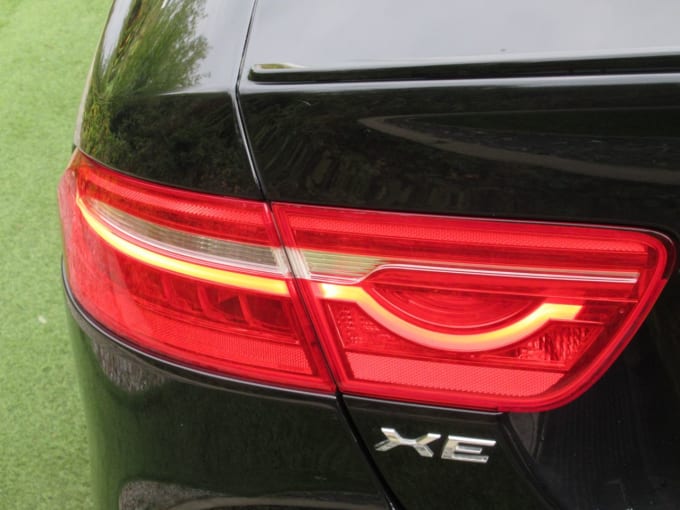 2017 Jaguar Xe
