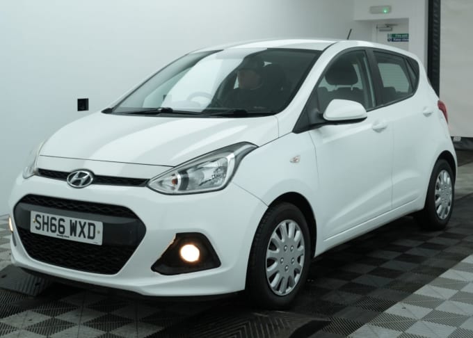 2025 Hyundai I10