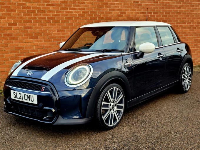 2025 Mini Hatch