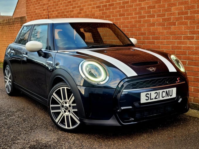 2025 Mini Hatch