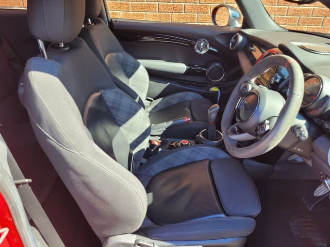 2025 Mini Hatch