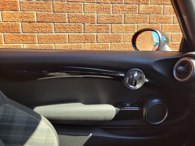 2025 Mini Hatch