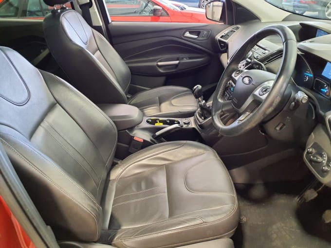 2025 Ford Kuga