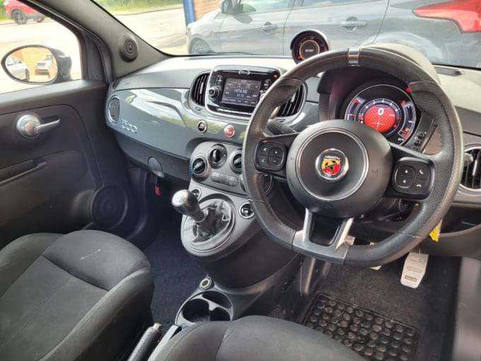 2025 Abarth 595