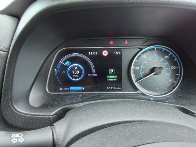 2025 Nissan Leaf