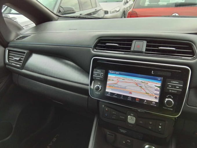 2025 Nissan Leaf