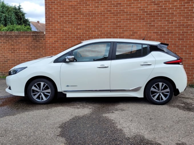 2025 Nissan Leaf