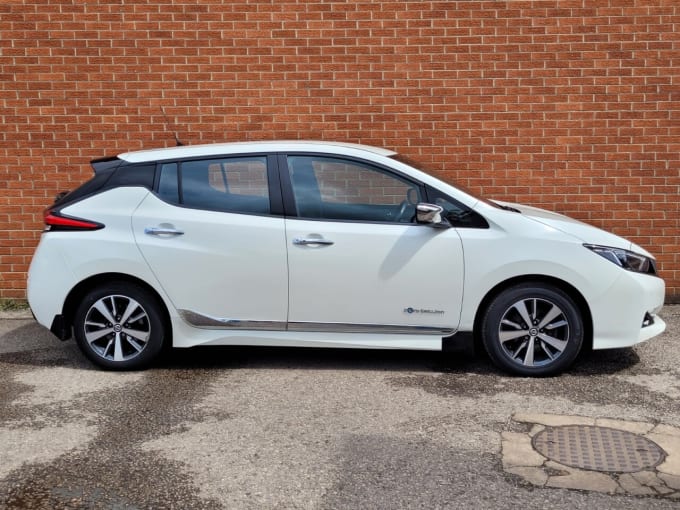 2025 Nissan Leaf