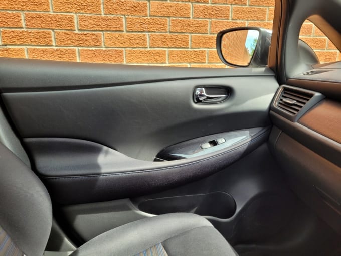 2025 Nissan Leaf