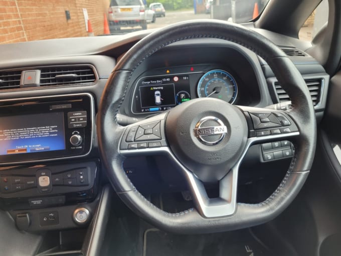 2025 Nissan Leaf