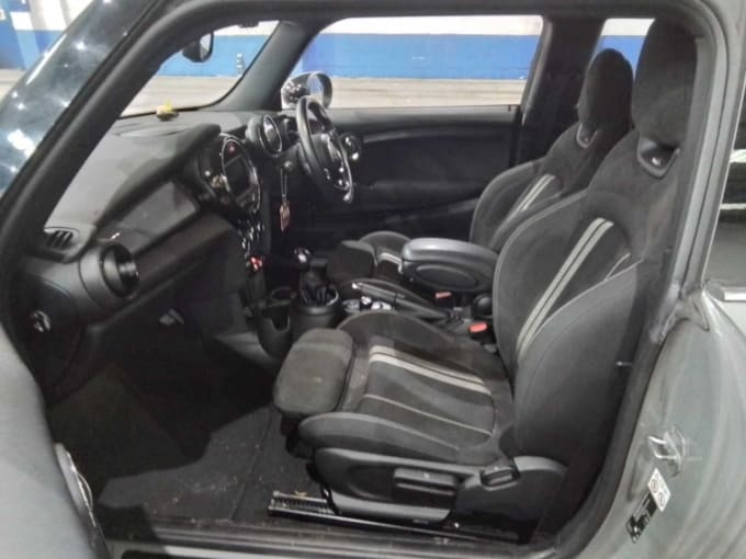 2025 Mini Hatch