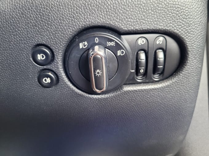 2025 Mini Hatch