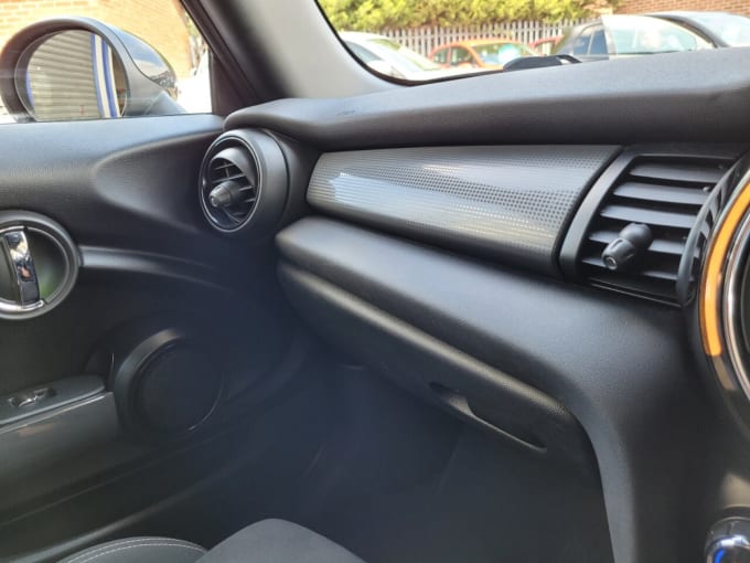 2025 Mini Hatch