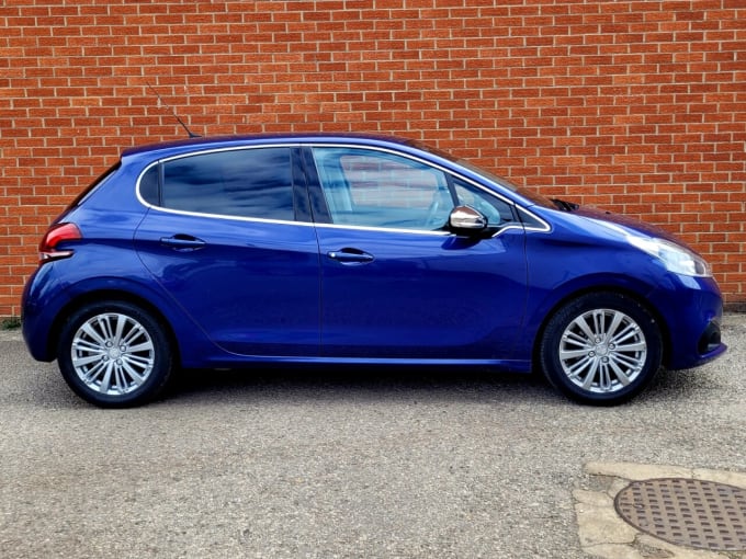 2025 Peugeot 208