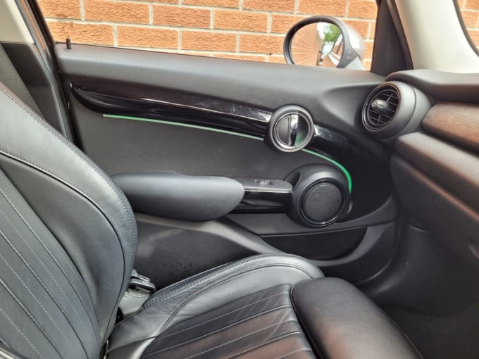 2025 Mini Hatch