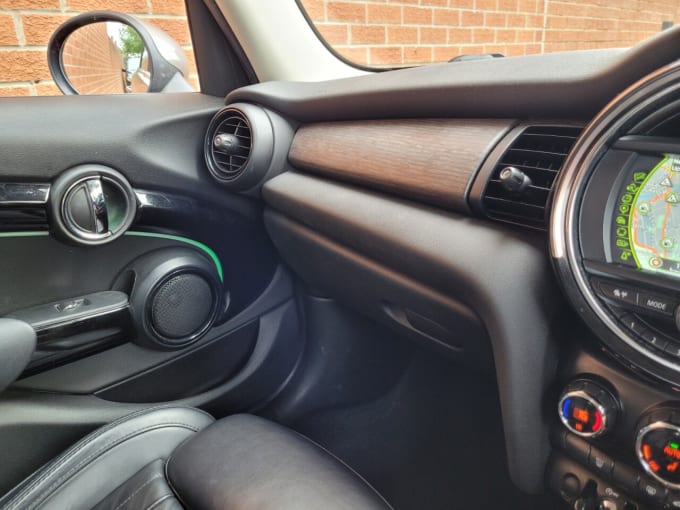 2025 Mini Hatch
