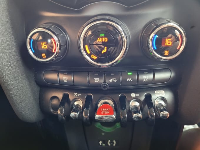 2025 Mini Hatch