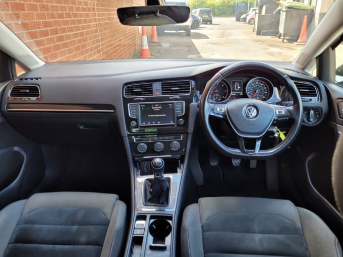 2025 Volkswagen Golf