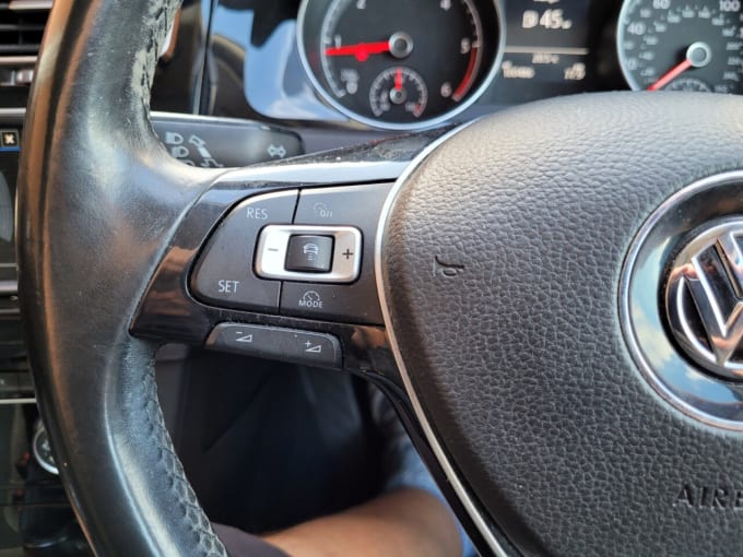 2025 Volkswagen Golf