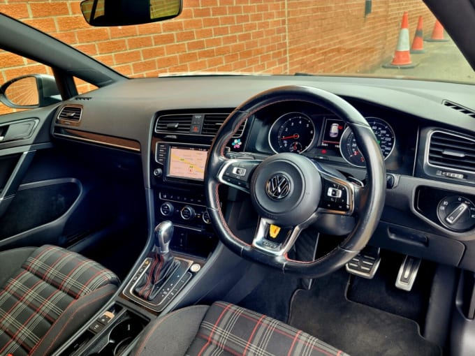 2025 Volkswagen Golf