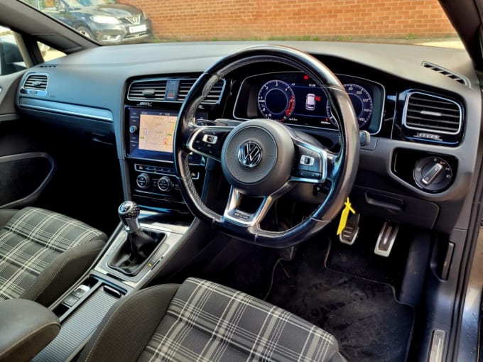 2025 Volkswagen Golf