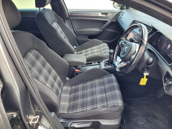 2025 Volkswagen Golf