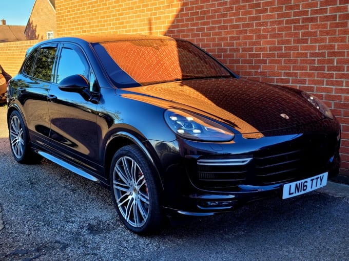 2025 Porsche Cayenne