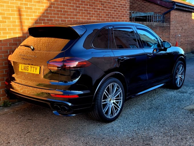 2025 Porsche Cayenne