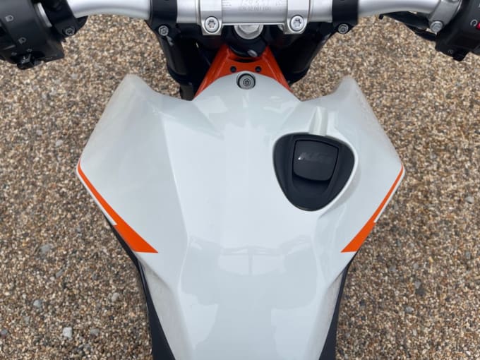 2024 Ktm 990 Supermoto R 13