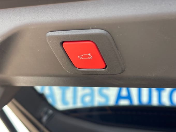 2025 Peugeot E-3008