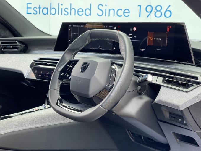 2025 Peugeot E-3008