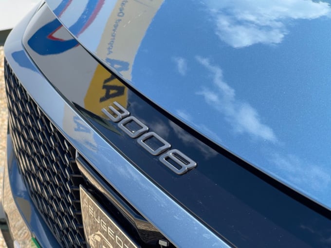 2025 Peugeot E-3008